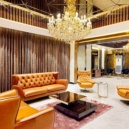 The Pentouz On 100 Feet Road Indiranagar - An Urban Luxury Retreat Apartment Bangalore Ngoại thất bức ảnh