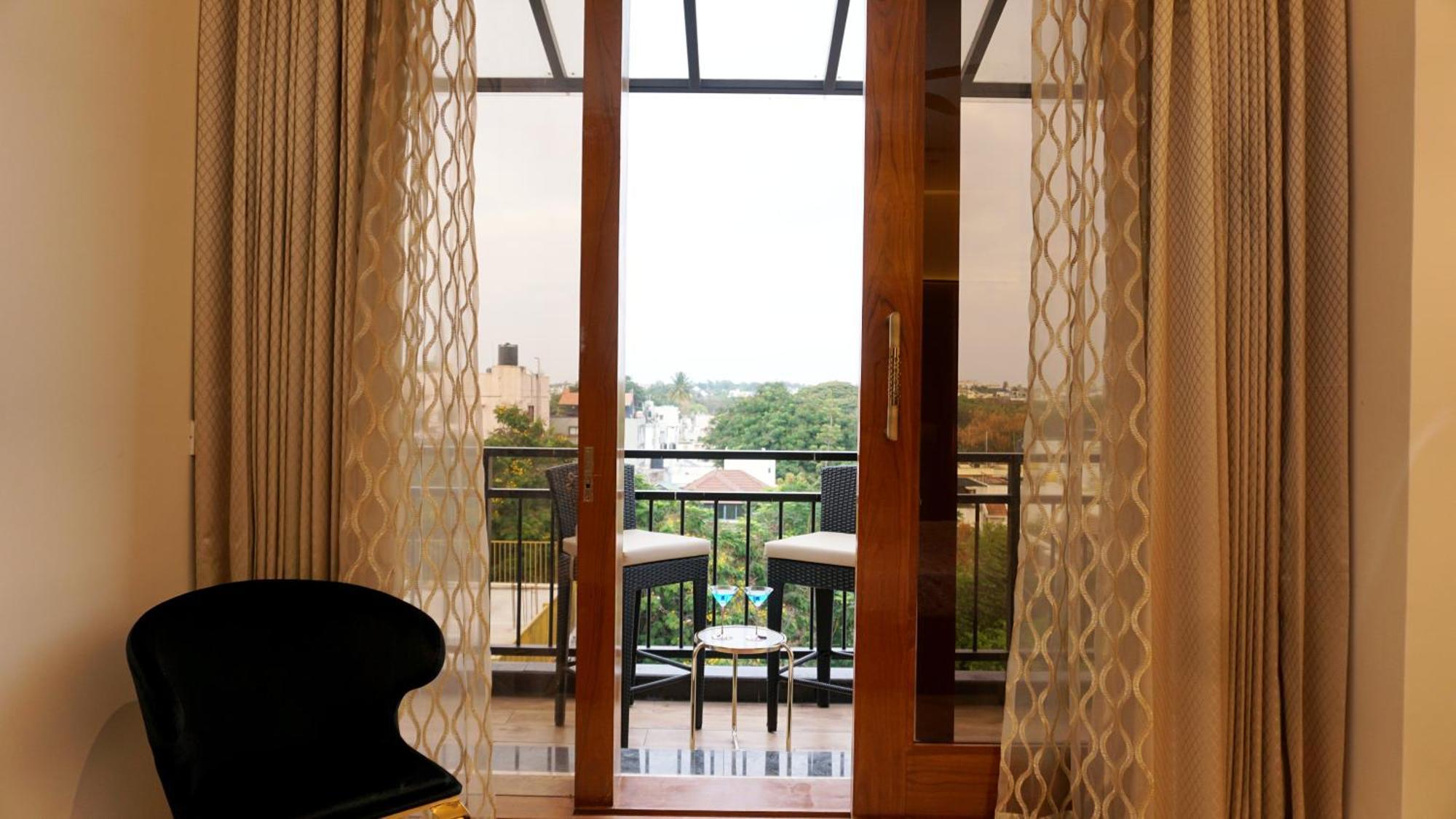 The Pentouz On 100 Feet Road Indiranagar - An Urban Luxury Retreat Apartment Bangalore Ngoại thất bức ảnh