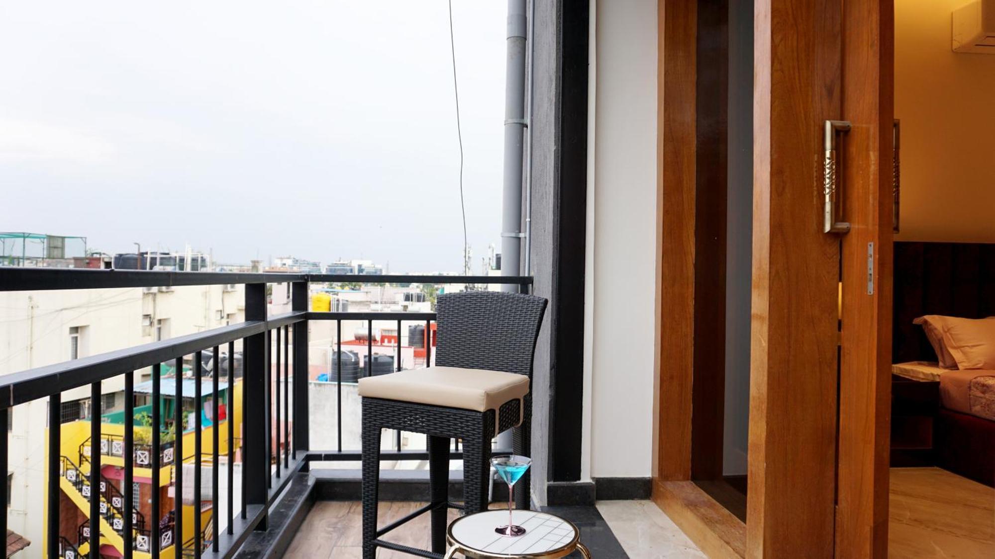 The Pentouz On 100 Feet Road Indiranagar - An Urban Luxury Retreat Apartment Bangalore Ngoại thất bức ảnh
