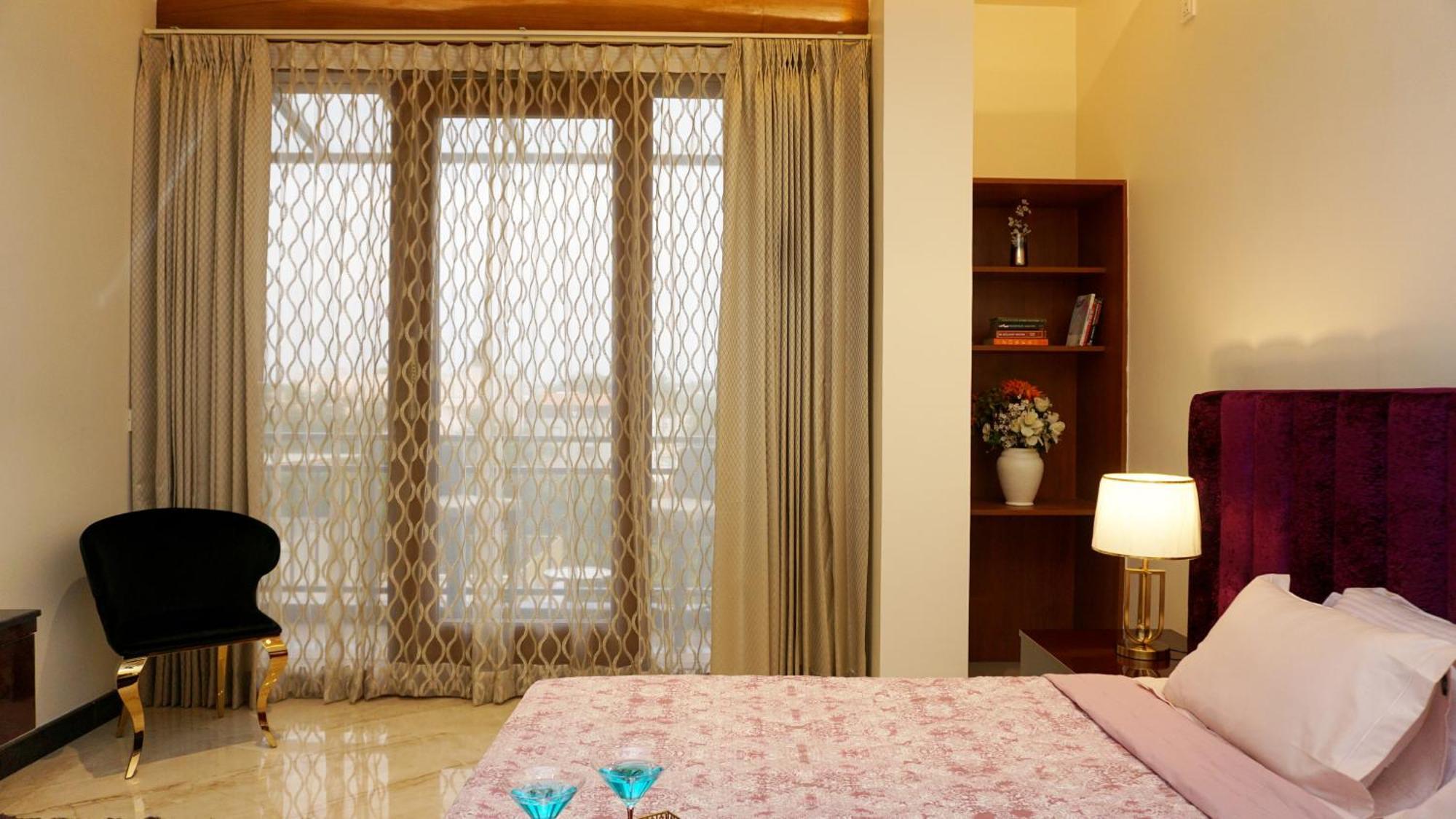 The Pentouz On 100 Feet Road Indiranagar - An Urban Luxury Retreat Apartment Bangalore Ngoại thất bức ảnh