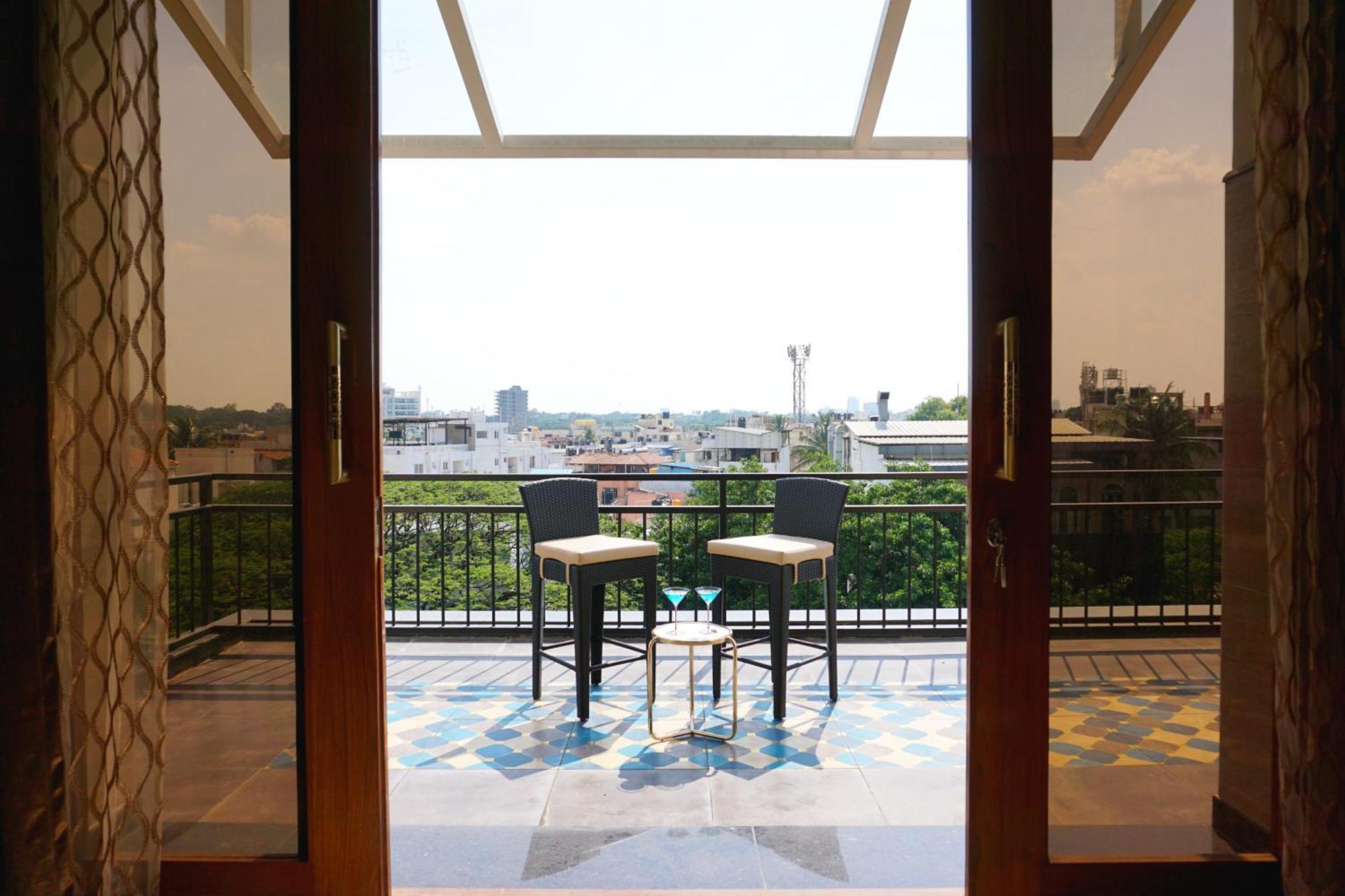 The Pentouz On 100 Feet Road Indiranagar - An Urban Luxury Retreat Apartment Bangalore Ngoại thất bức ảnh